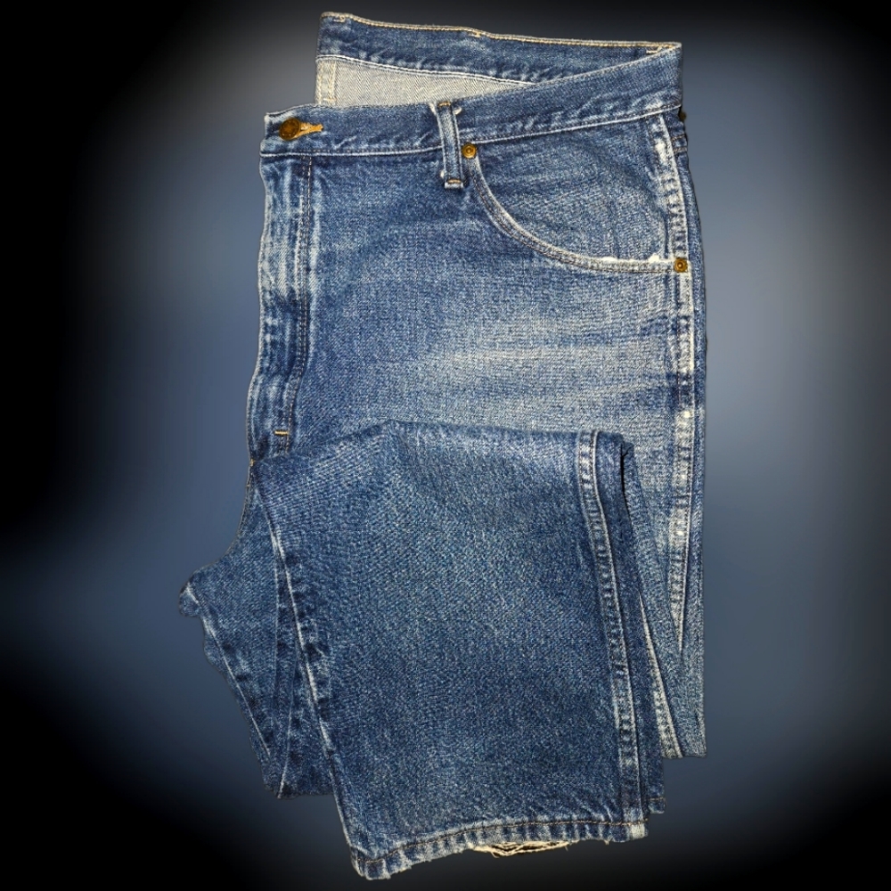 Distressed Vintage 42x30 Wrangler Jeans - Picture 6 of 6